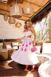 Vestido Midi de Viscolinho Off-White Com Bordados de Flores e Arabescos Pink Aroha Cor-de-rosa